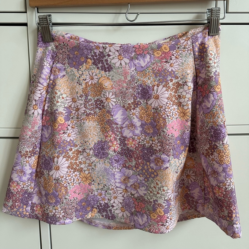 Floral mini skirt